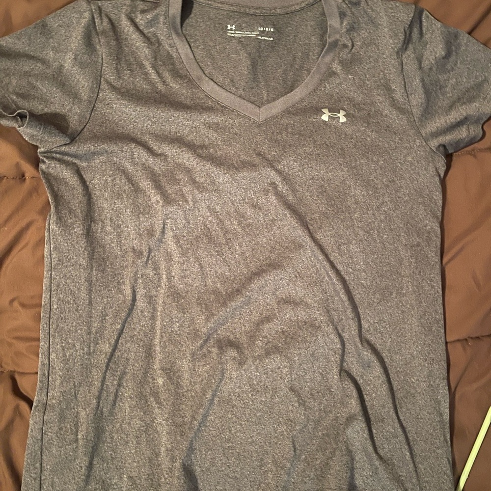Under Armour Women's Charcoal V-Neck Tee